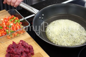 Блинчики с говядиной по-мексикански - шаг 2