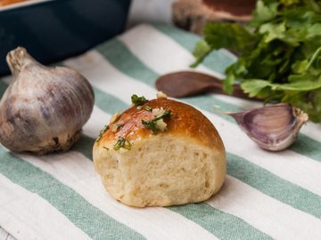 Пампушки с чесноком