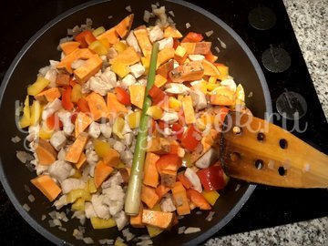 Красный карри с рисом - шаг 5