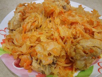 Тушеная капуста с курицей в мультиварке