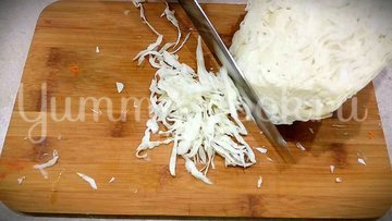 Тушеная капуста с курицей в мультиварке - шаг 3