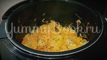 Тушеная капуста с курицей в мультиварке - шаг 8