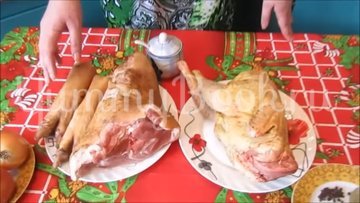 Домашний холодец со свининой и петухом - шаг 1