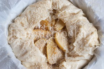 Пирог с заварным кремом и яблоками - шаг 12