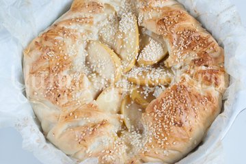 Пирог с заварным кремом и яблоками - шаг 13
